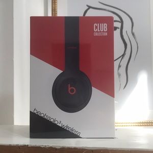 NWT Beats Solo³ Wireless Club Collection